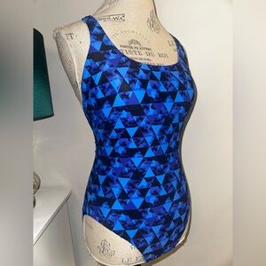 Speedo Women's Racerback Athletic Training One Piece Swimsuit Blue Geo 6 MINT